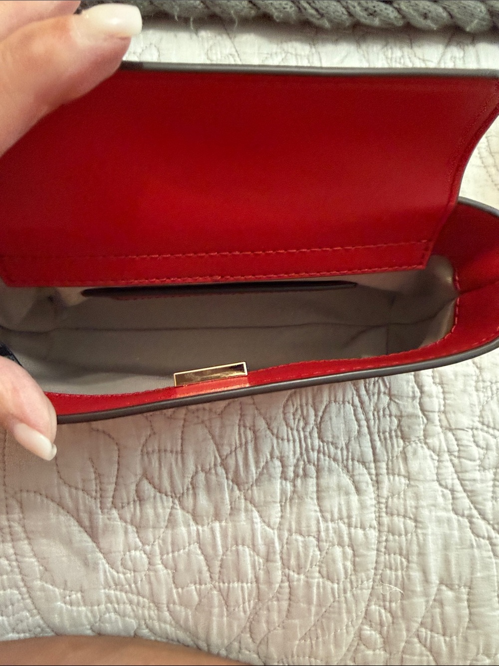 Michael Kors Red Shoulder Bag with Gold Chain Handle and Adjustable Strap - Picture 3 of 12